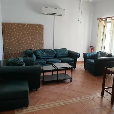 Elena Court Flat 32 Daire *
